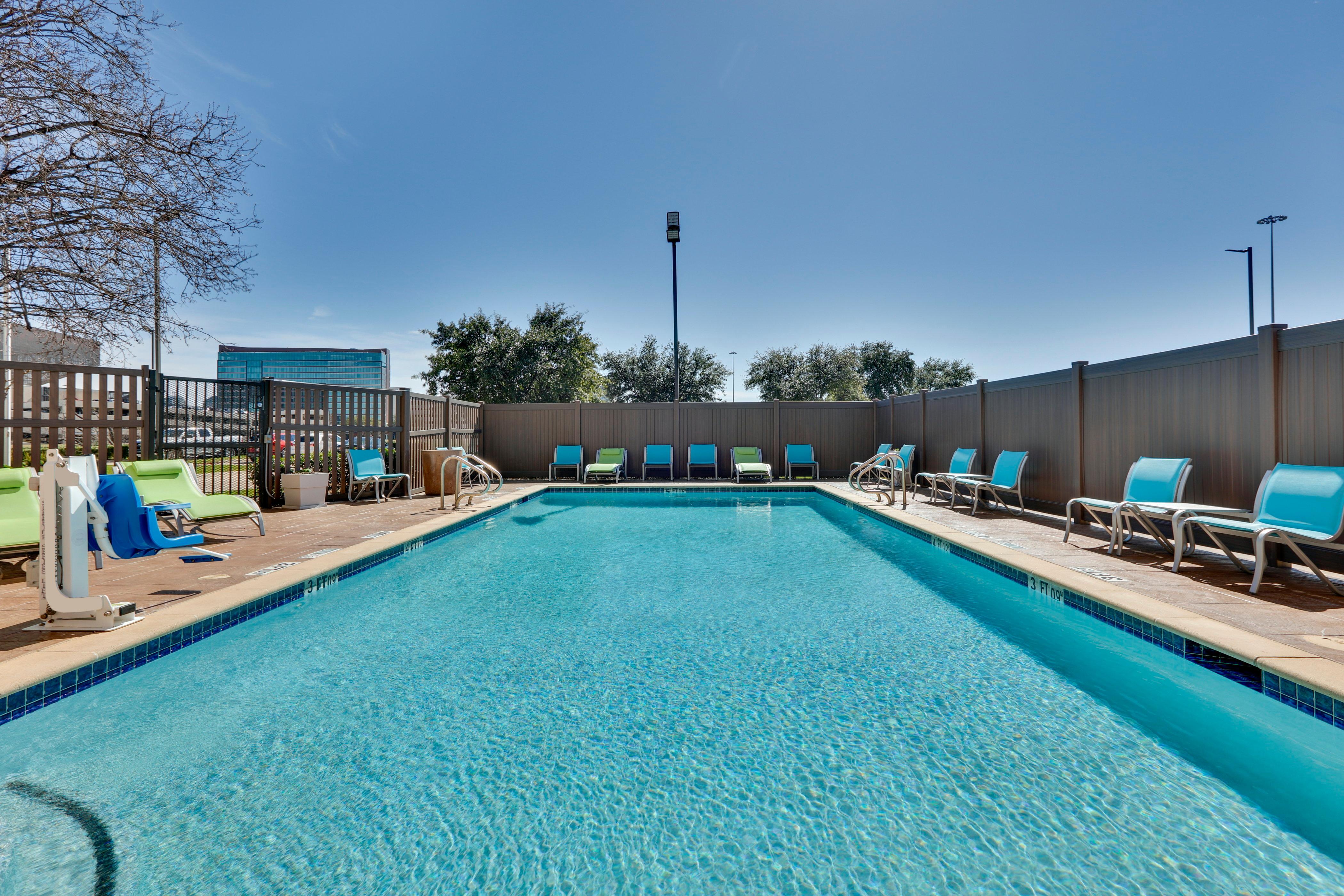 Holiday Inn Express & Suites Irving Conv Ctr - Las Colinas By Ihg מראה חיצוני תמונה