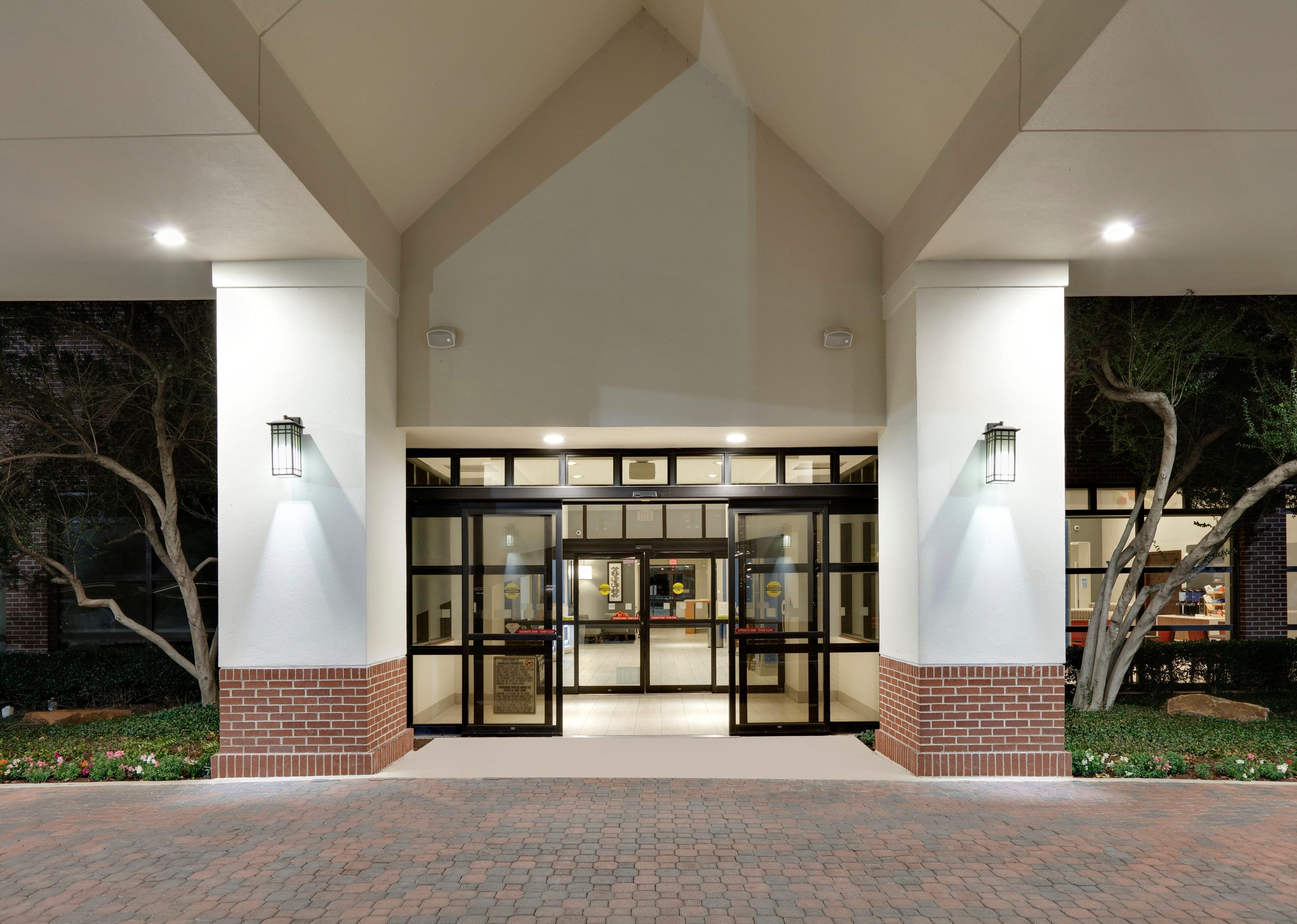 Holiday Inn Express & Suites Irving Conv Ctr - Las Colinas By Ihg מראה חיצוני תמונה